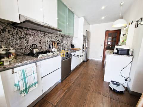 Propriedade com 4 Casas | São Mamede de Infesta