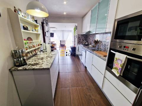 Propriedade com 4 Casas | São Mamede de Infesta