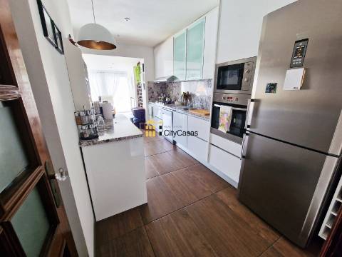 Propriedade com 4 Casas | São Mamede de Infesta