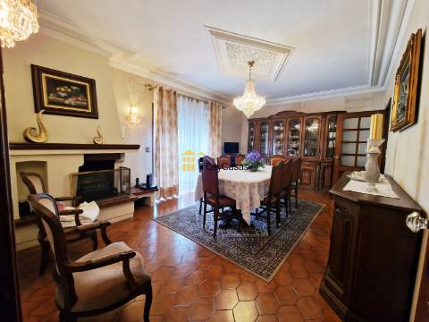 Propriedade com 4 Casas | São Mamede de Infesta