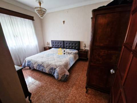 Propriedade com 4 Casas | São Mamede de Infesta