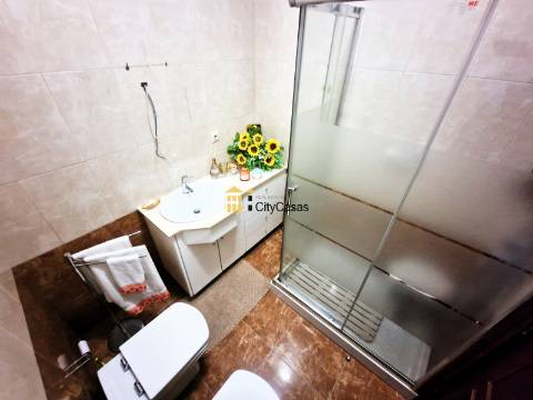 Propriedade com 4 Casas | São Mamede de Infesta