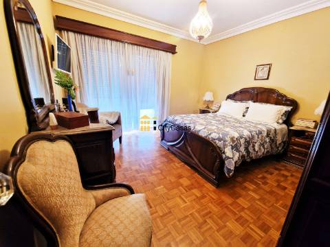 Propriedade com 4 Casas | São Mamede de Infesta