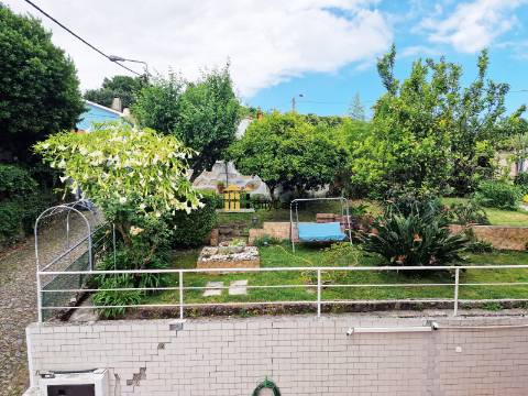 Propriedade com 4 Casas | São Mamede de Infesta