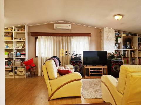 Propriedade com 4 Casas | São Mamede de Infesta