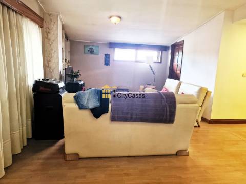 Propriedade com 4 Casas | São Mamede de Infesta