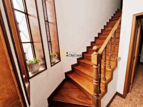 Propriedade com 4 Casas | São Mamede de Infesta