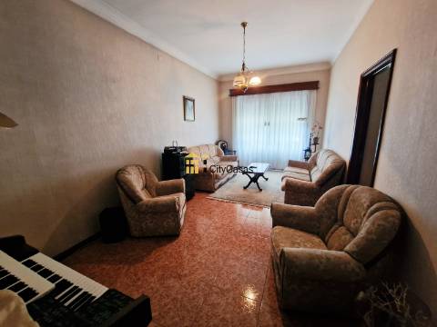 Propriedade com 4 Casas | São Mamede de Infesta