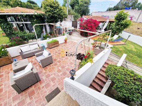 Propriedade com 4 Casas | São Mamede de Infesta