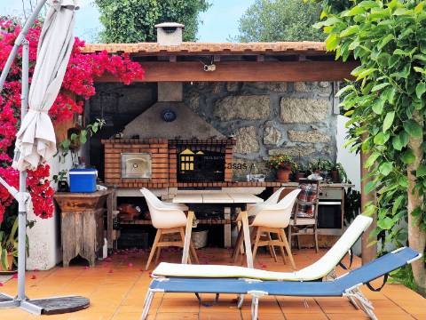 Propriedade com 4 Casas | São Mamede de Infesta