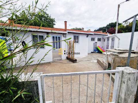 Propriedade com 4 Casas | São Mamede de Infesta