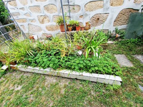 Propriedade com 4 Casas | São Mamede de Infesta