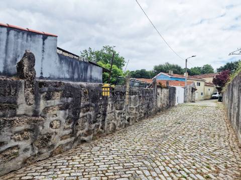 Propriedade com 4 Casas | São Mamede de Infesta