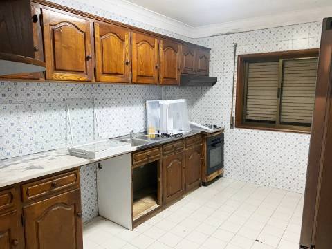 Andar-Moradia T3 c/ Garagem | Forno