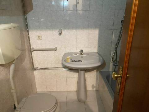 Andar-Moradia T3 c/ Garagem | Forno