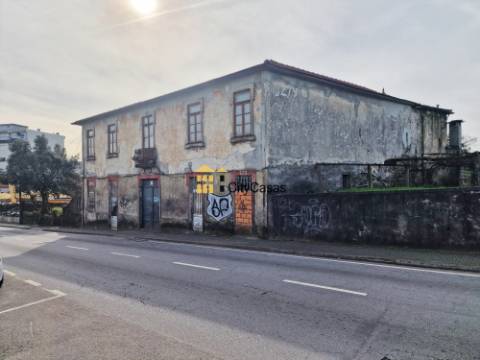 Terreno com 7000 m2 | Fânzeres