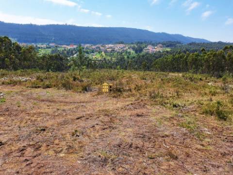 Terreno em Melres c/ Potencial de Construção