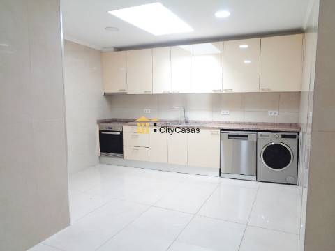 Moradia Renovada em Campanhã | Porto