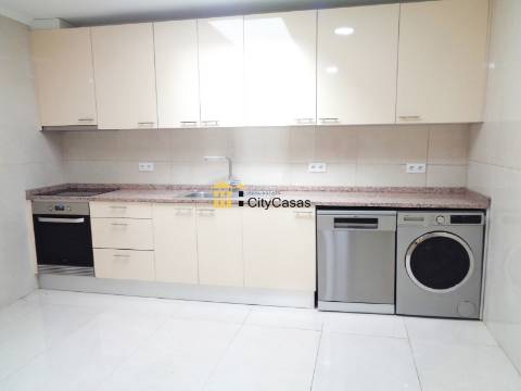 Moradia Renovada em Campanhã | Porto