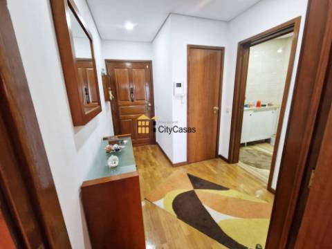 Apartamento T1 c/ L. Garagem em Águas Santas