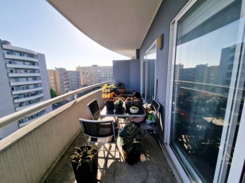 Apartamento T1 c/ L. Garagem em Águas Santas