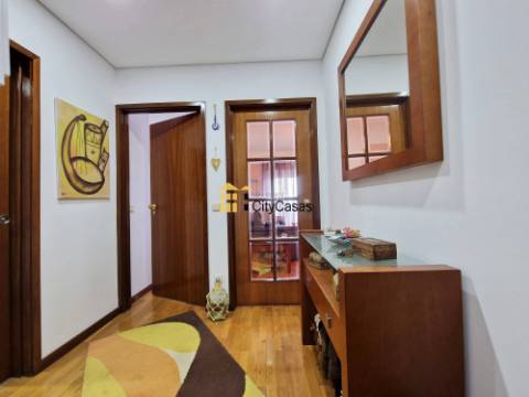 Apartamento T1 c/ L. Garagem em Águas Santas