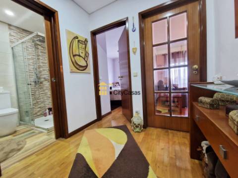 Apartamento T1 c/ L. Garagem em Águas Santas