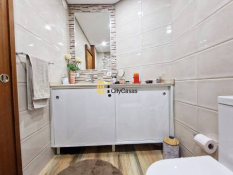 Apartamento T1 c/ L. Garagem em Águas Santas