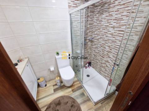 Apartamento T1 c/ L. Garagem em Águas Santas