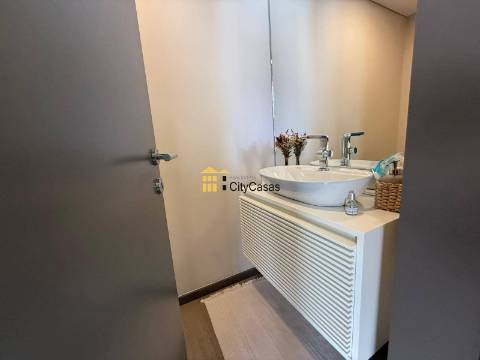 Moradia com 3 Suítes | Junto à Praia de Canidelo