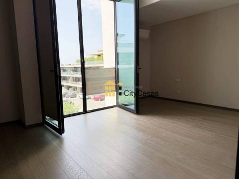 Moradia com 3 Suítes | Junto à Praia de Canidelo