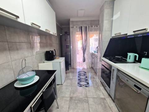 Apartamento T3 c/ Terraço e L. Garagem | Rio Tinto