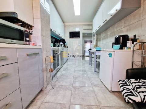 Apartamento T3 c/ Terraço e L. Garagem | Rio Tinto