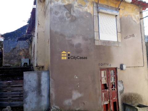 Casa P/ Reconstruir em Terreno de 1045 m2 | Oliveira do Douro