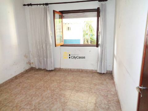 Andar-Moradia T3 à Estrada da Circunvalação