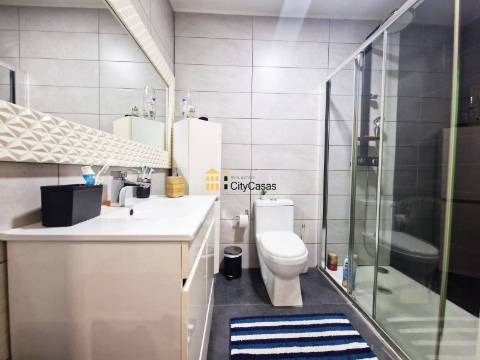 Apartamento T3 com Terraço e Garagem Box | Porto