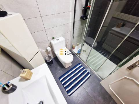 Apartamento T3 com Terraço e Garagem Box | Porto