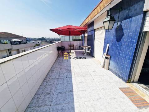 Apartamento T3 com Terraço e Garagem Box | Porto