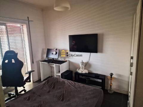 Apartamento T3 com Terraço e Garagem Box | Porto