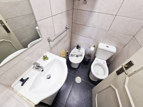 Apartamento T3 com Terraço e Garagem Box | Porto