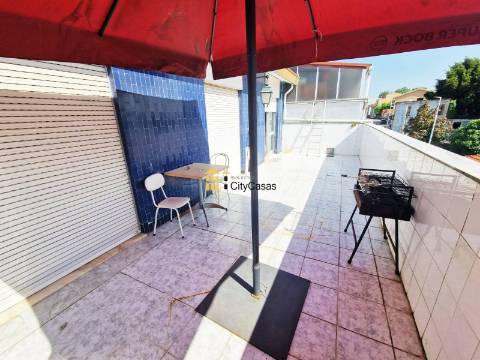 Apartamento T3 com Terraço e Garagem Box | Porto
