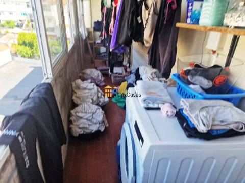 Apartamento T3 com Terraço e Garagem Box | Porto