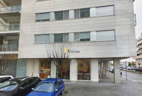 Loja de Gaveto c/ Armazém | Hospital São João