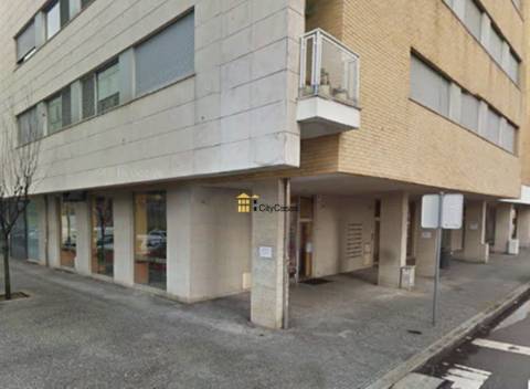 Loja de Gaveto c/ Armazém | Hospital São João