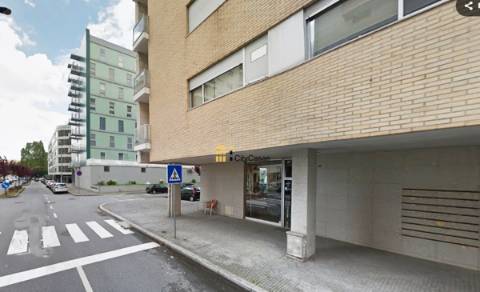 Loja de Gaveto c/ Armazém | Hospital São João