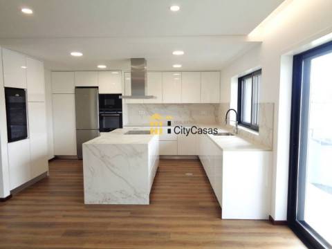 Moradia T3 Nova em Ermesinde