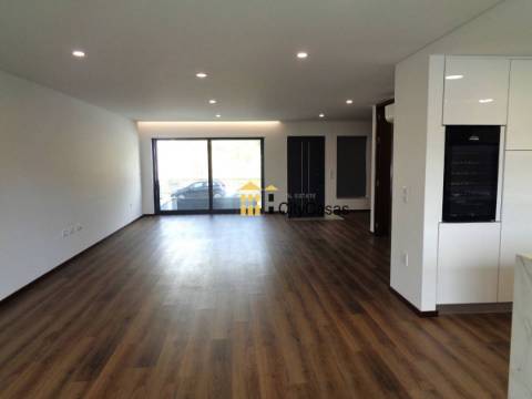 Moradia T3 Nova em Ermesinde