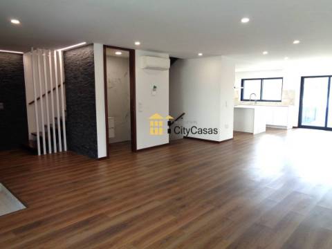 Moradia T3 Nova em Ermesinde