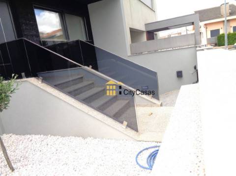 Moradia T3 Nova em Ermesinde