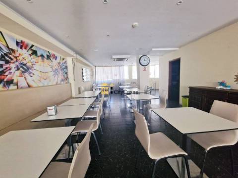 Loja c/ 2 pisos em Águas Santas